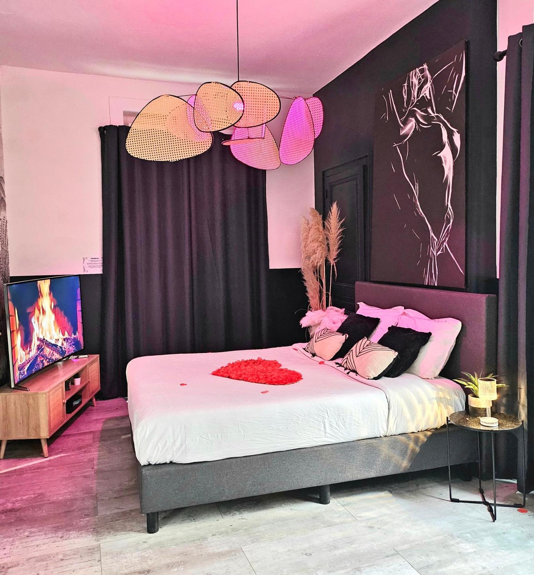 Apartment Suite Passion - Jacuzzi Prive - Table Massage *