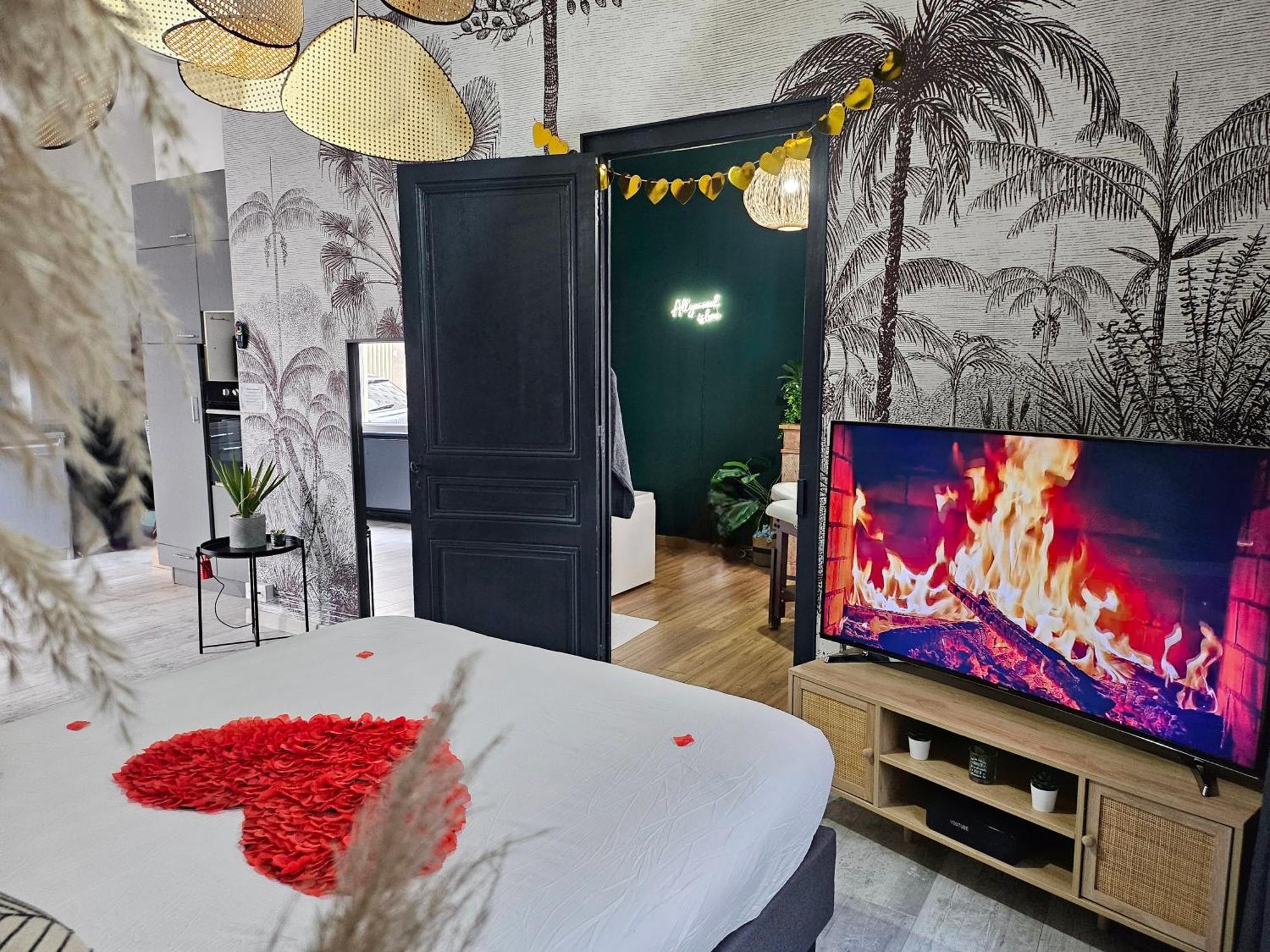 Passion - Jacuzzi - Table De Massage - 1 Apartment